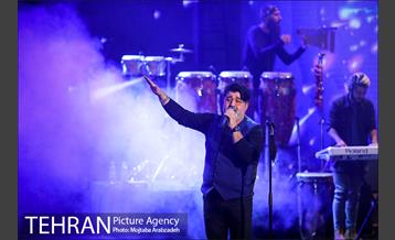 کنسرت آنلاین مهدی یغمایی 19