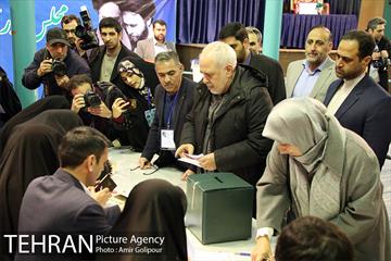 شرکت محسن هاشمی رئیس شورای اسلامی شهر تهران در انتخابات مجلس شورای اسلامی 14