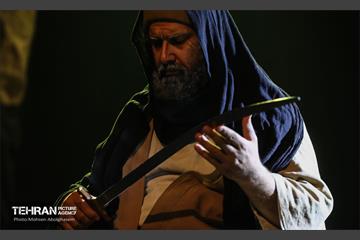 نمایش آیینی خانه ای از گل و اندوه 57