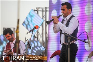 اجرای گروه موسیقی کوکری در برج میلاد تهران 27