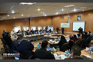 نشست هم اندیشی شهردار تهران با نخبگان منطقه 22