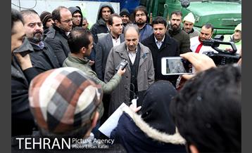 بازدید شهردار تهران از ستاد برف روبی منطقه 11 25