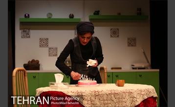 نمایش جنایات قلب 16