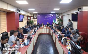 بازدید استاندار نجف اشرف از معاونت حمل و نقل و ترافیک 28