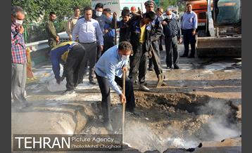 انجام عملیات ترمیم و بازسازی نشست زمین بزرگراه صیاد شیرازی 13