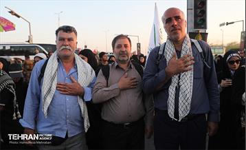 زائران حسینی؛ عمود سلام 11