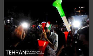 شادی مردم تهران پس از صعود تیم ملی فوتبال به جام جهانی 10