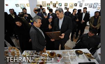 بازدید شهردار تهران از نمایشگاه دستاوردهاى هنرى زنان هنرمند داراى معلولیت 4