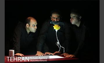 نمایش رومئو و ژولیت یا تو چرا تیبالت رو کشتی؟ 14