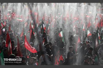 اقامه نماز بر پیکر آقای شهید ایران - 1 66