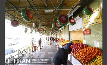 خرید شب یلدا در بازار میوه و تر بار صادقیه 1