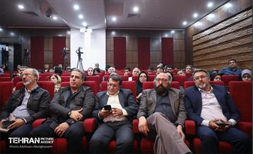 نشست خبری مدیرکل محیط زیست و توسعه پایدار شهرداری تهران  8