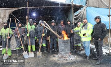 عملیات برف‌روبی در منطقه چهار