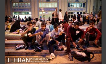 افطاری ساده در حاشیه نمایشگاه قرآن 20