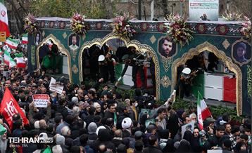 تشییع پیکر ۱۰۰ شهید مردمی و مدافع امنیت در تهران - 1 24