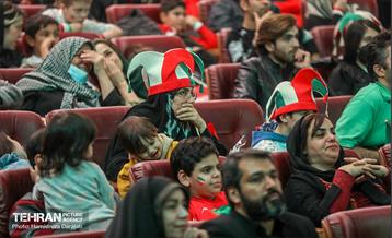 اکران عمومی فوتبال ایران_آمریکا در برج میلاد تهران  5