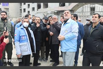 بازدید نمایندگان مجلس از نقاط آسیب دیده از جنگ در منطقه۴ 7