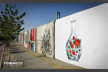 نگارخانه بزرگ شهری در خیابان دکتر بدرالزمان قریب 15