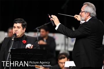 شب موسیقی انقلاب در منطقه گردشگری عباس آباد 1