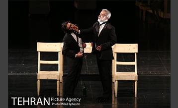 نمایش سقراط‎ 19