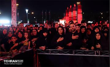 آئین بدرقه زائران اربعین در میدان آزادی 25