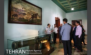 بازدید علی اعطا از موزه جنگ 7