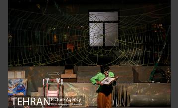 اجرای نمایش شاپرک خانوم 6