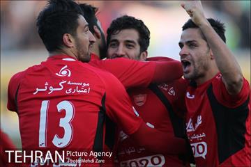 دیدار پدیده و پرسپولیس در لیگ برتر فوتبال 15