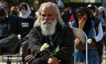 مراسم تشییع پیکر مرحومه ایران درودی هنرمند نقاش 15