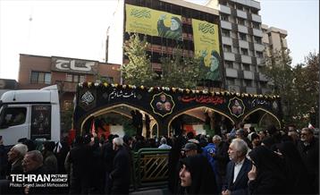 تشییع پیکرهای ۱۰۰ شهید گمنام از مقابل دانشگاه تهران 39