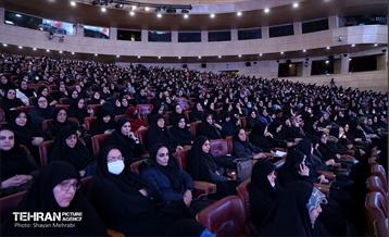 بزرگداشت مقام زن و مادر در برج میلاد 25