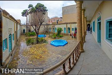 خانه موتمن الاطبا 2