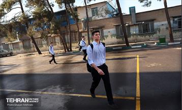 آیین آغاز سال تحصیلی جدید در دبیرستان ماندگار شهید مدرس 39