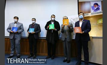 رونمایی از کتاب 8 جلدی «چهل ستون» 13