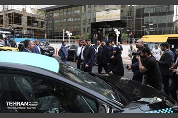 بازدید استاندار نجف اشرف از معاونت حمل و نقل و ترافیک 3