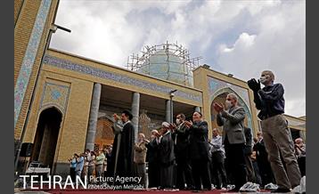 اقامه نماز عید فطر در مسجد امام حسین(ع) 35