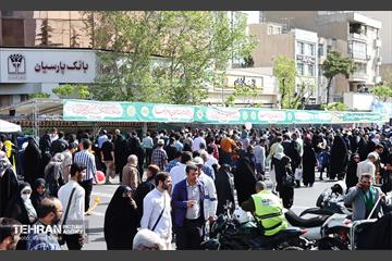 خدمت‌رسانی مواکب منطقه11 به نمازگزاران عید سعید فطر 14