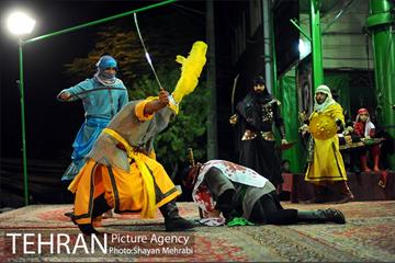 تعزیه خوانی در تکیه دو شهید دولت آباد 56