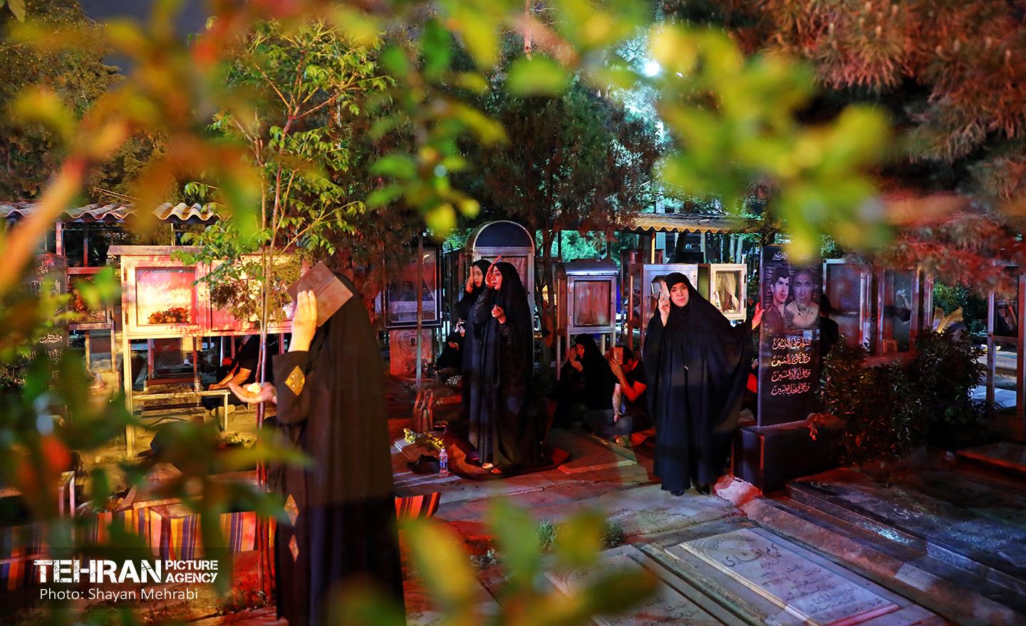 مراسم احیای شب‌ بیست‌ویکم ماه مبارک رمضان در بهشت زهرا(س) 11