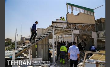 رفع خطر طبقه سوم پاساژ 102 در خیابان امام خمینی(ره)  7