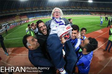 دیدار تیم های استقلال تهران و سپاهان اصفهان 6