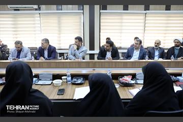 دیدار معاون امور فرهنگی و اجتماعی با کارکنان حوزه اجتماعی و فرهنگی شهرداری منطقه 4 16