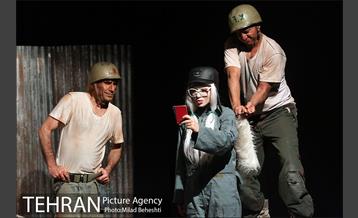 نمایش برای کلاه آهنی ها‎ 12