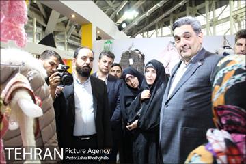 بازدید پیروز حناچی شهردار تهران از هفدهمین نمایشگاه عطر سیب 9