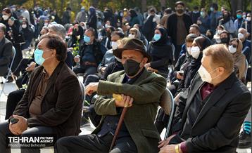 مراسم تشییع پیکر مرحومه ایران درودی هنرمند نقاش 33
