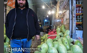 خرید شب یلدا در بازار امام حسین 2