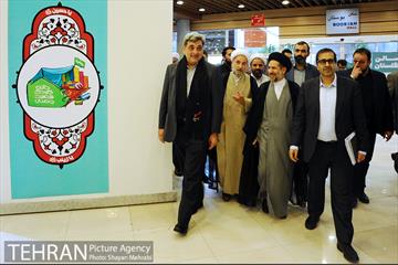 بازدید شهردار تهران از نمایشگاه عطر سیب 2