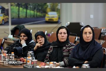 نشست هم‌اندیشی بانوان تاکسیران سرپرست خانوار 17