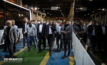 بازدید شهردار تهران از کارخانه خودروسازی «عقاب افشان» 27