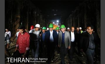 مراسم اتصال جبهه های حفاری شمالی و جنوبی تونل زیر گذر استادمعین 18